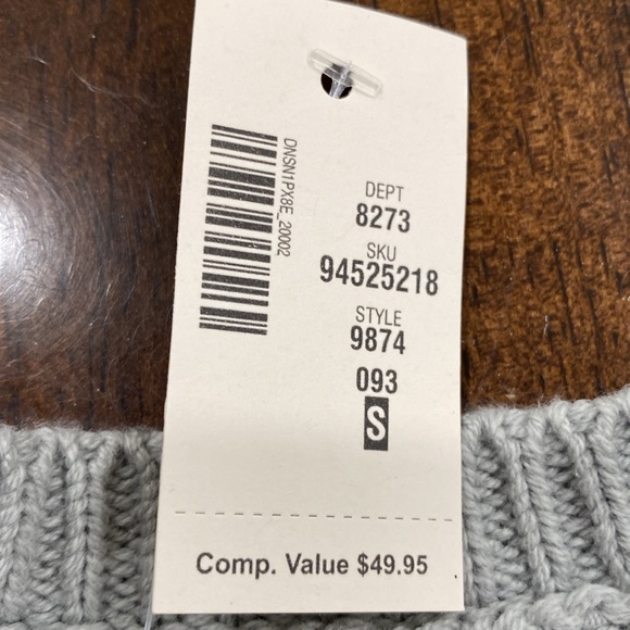 New Aeropostale juniors size small sweater - Picture 6 of 6